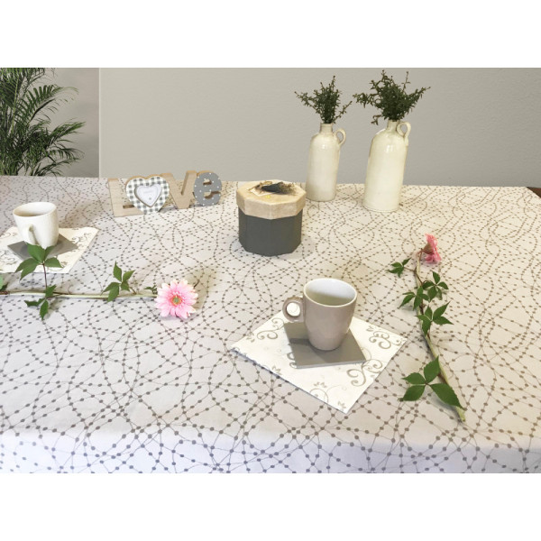 Stolnjak Gala sa dva lica