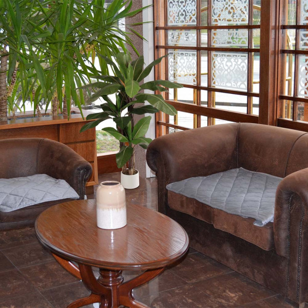 Prekrivač za trosjed, dvosjed i fotelju sivi